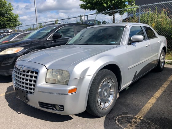 2005 Chrysler 300 Base