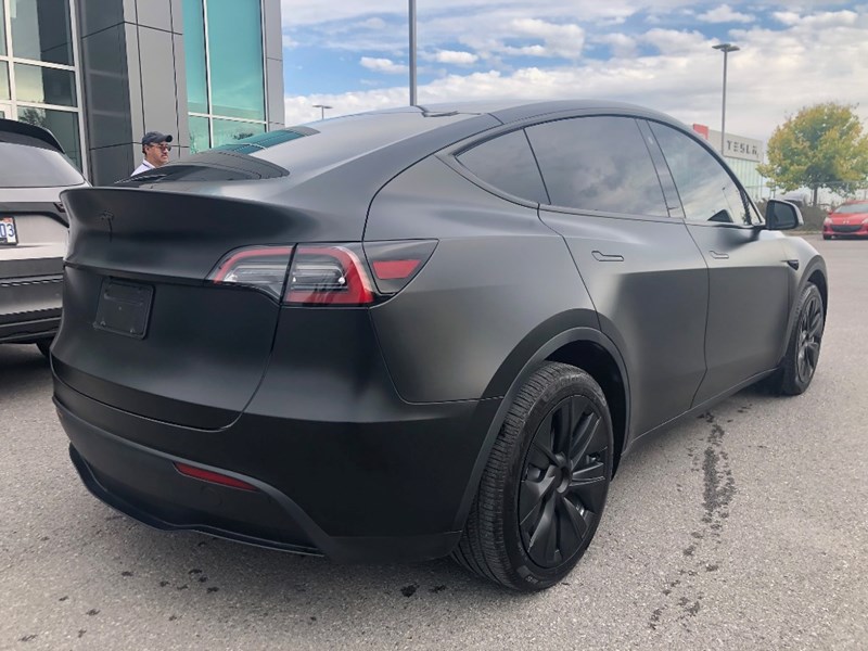 2023 Tesla Model Y RWD w/ Autopilot | Wrapped in Flat Grey Colour